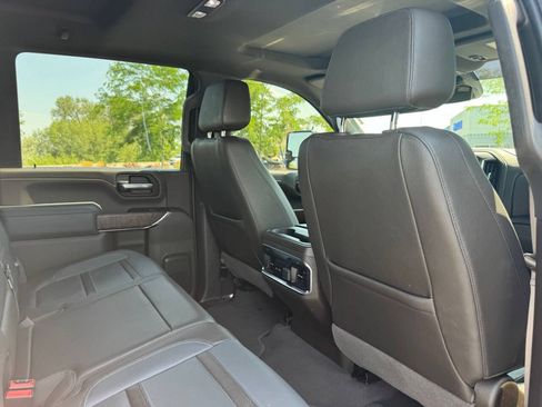 Used 2022 GMC Sierra 3500 Denali AWD/4WD image 15