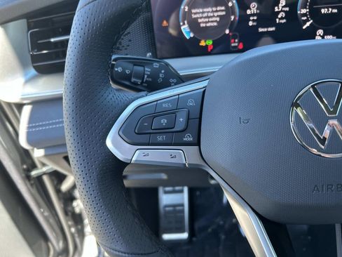 New 2026 Volkswagen Tiguan SE R-Line FWD image 30