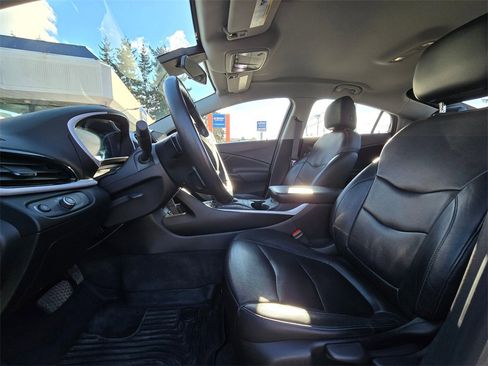 Used 2017 Chevrolet Volt LT w/ Comfort Package image 20