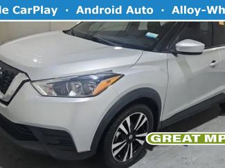 Used 2018 Nissan Kicks SV video 1