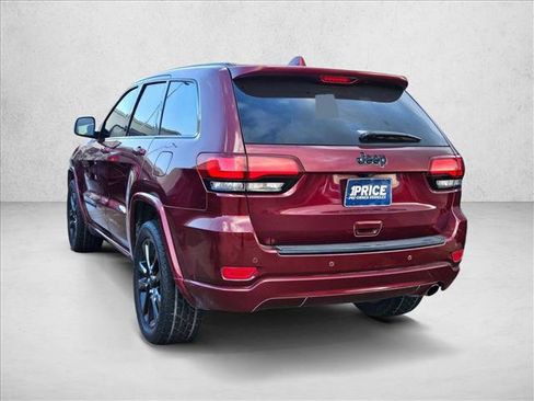 Used 2018 Jeep Grand Cherokee Altitude image 5