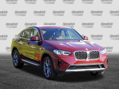 Certified 2025 BMW X4 xDrive30i AWD/4WD image 2