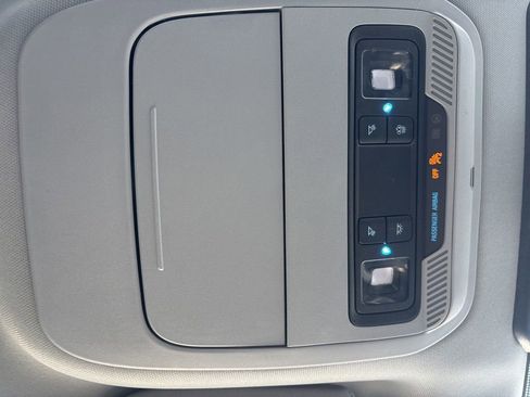 Used 2025 Ford F250 XLT image 25