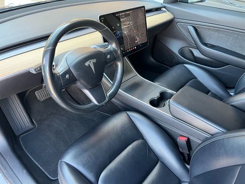 Used 2018 Tesla Model 3 Long Range RWD image 2