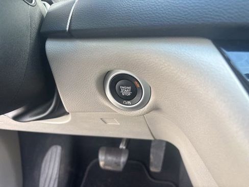Used 2023 Chrysler Pacifica Touring-L FWD image 20