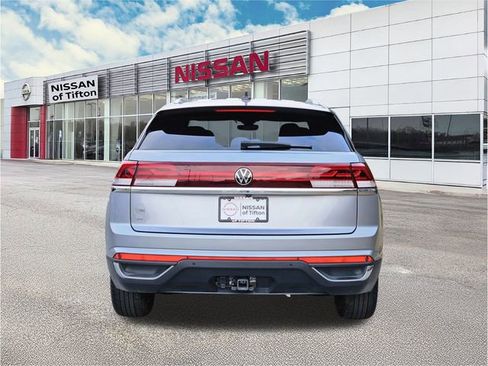 Used 2024 Volkswagen Atlas Cross Sport SE FWD image 5
