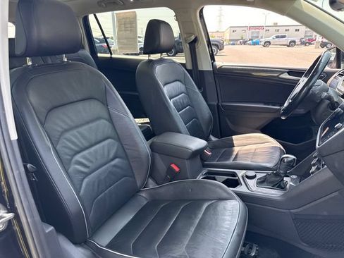 Used 2019 Volkswagen Tiguan SEL Premium w/ 3rd Row Seat Package AWD/4WD image 13