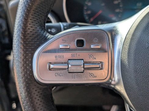 Used 2022 Mercedes-Benz GLC 300 image 27