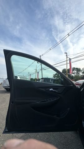 Used 2023 Chevrolet Malibu LT FWD image 9