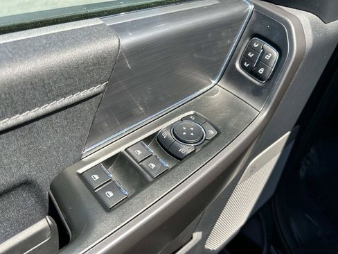 Used 2025 Ford F150 Lariat AWD/4WD image 15