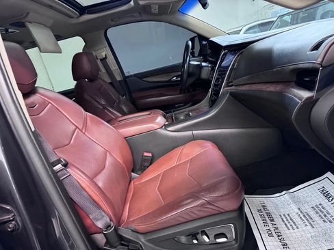 Used 2015 Cadillac Escalade ESV Luxury AWD/4WD image 17
