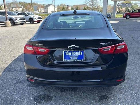 Used 2018 Chevrolet Malibu LT w/ Leather Package image 5