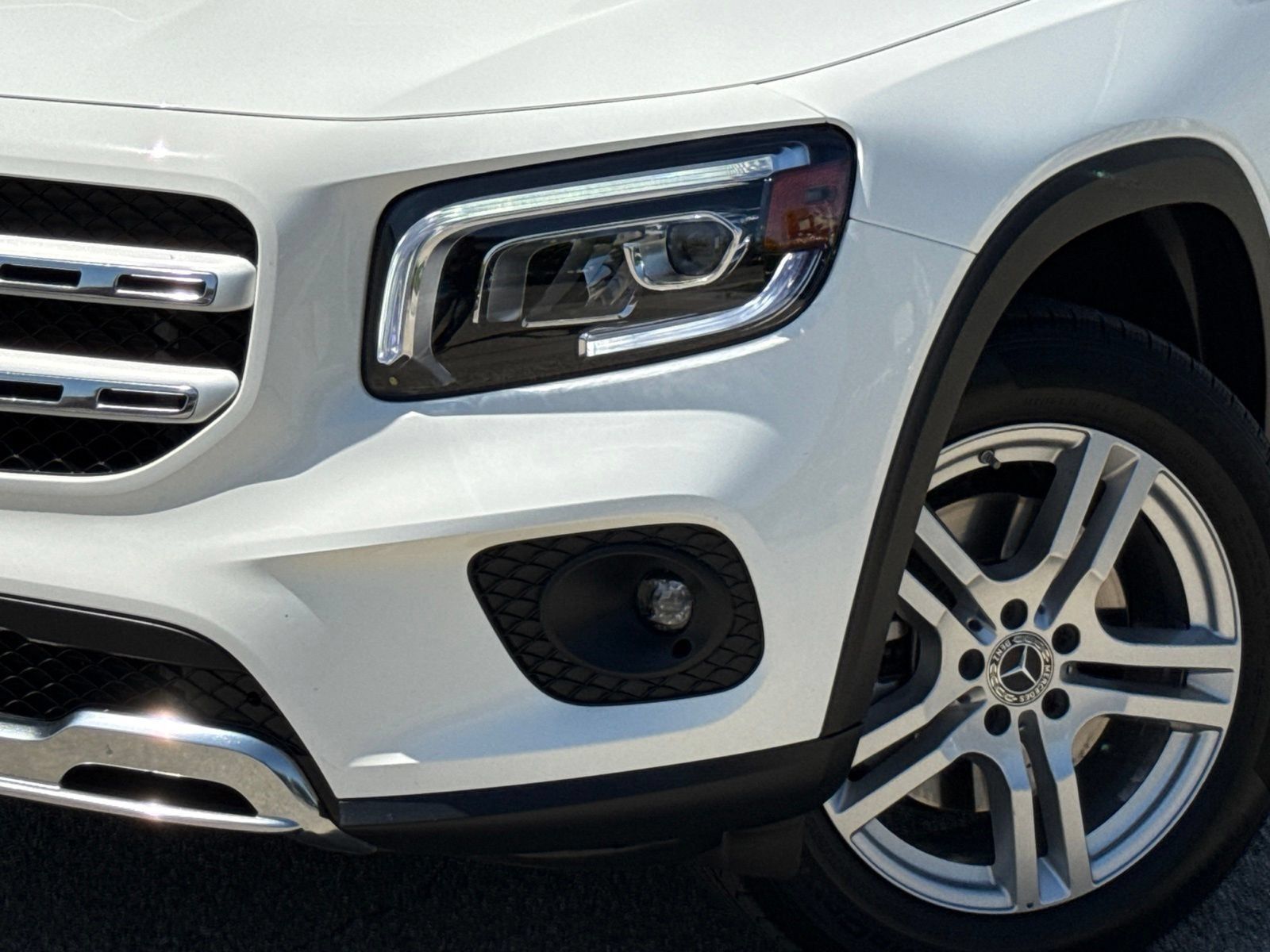 Used 2022 Mercedes-Benz GLB 250 image 3