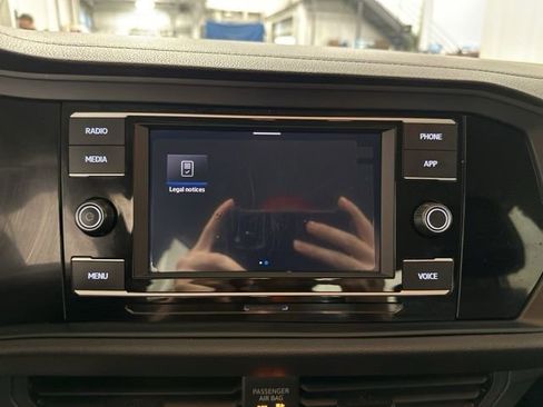 Used 2024 Volkswagen Jetta SE image 23