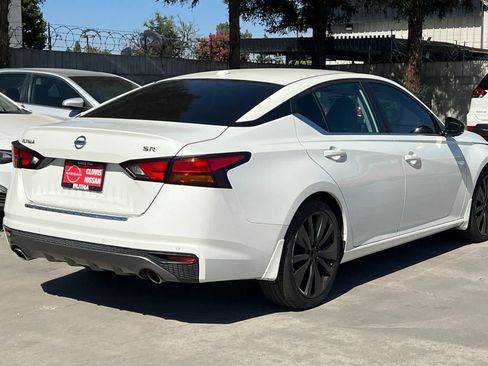 Used 2020 Nissan Altima 2.5 SR w/ Premium Package FWD image 3