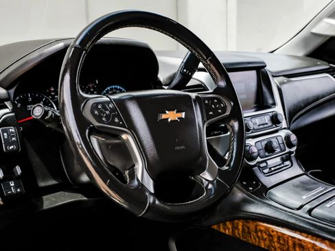 Used 2019 Chevrolet Suburban Premier RWD image 23