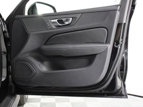 Certified 2025 Volvo V60 B5 Cross Country Plus image 21