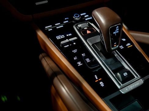 Used 2021 Porsche Cayenne Turbo image 51