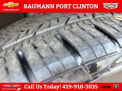 Used 2023 Chevrolet Traverse Premier w/ Redline Edition AWD/4WD image 29