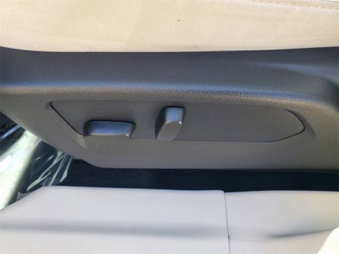 Used 2022 Buick Envision Avenir w/ Technology Package II image 19