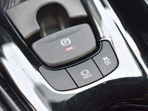 Used 2019 Toyota C-HR XLE FWD image 24