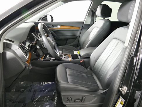 Used 2022 Audi Q5 2.0T Premium w/ Convenience Package image 13