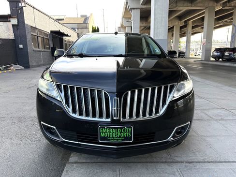 Used 2013 Lincoln MKX AWD image 2