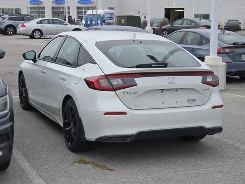 Used 2023 Honda Civic Sport image 5