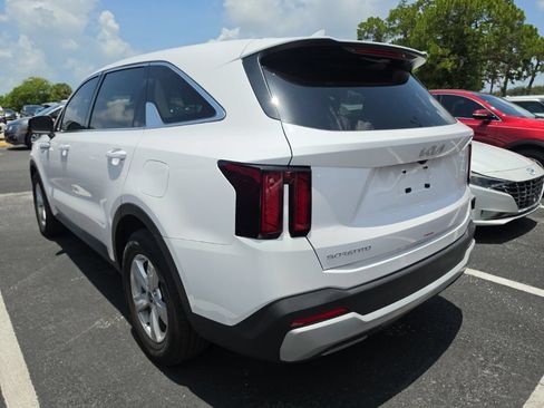 Certified 2025 Kia Sorento LX FWD image 11