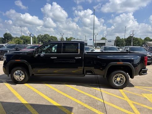 New 2026 GMC Sierra 3500 Denali Ultimate w/ LPO, Black Badging Package AWD/4WD image 9