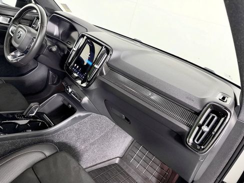 Used 2021 Volvo XC40 P8 Recharge w/ Advanced Package AWD/4WD image 49