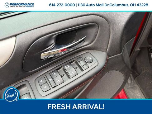 Used 2014 Dodge Grand Caravan R/T w/ Driver Convenience Group FWD image 17
