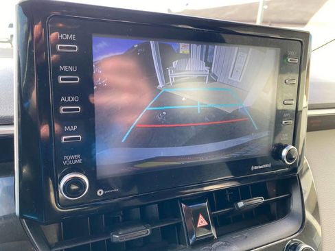 Used 2021 Toyota Corolla LE image 16