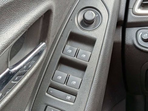 Used 2019 Chevrolet Trax LS AWD/4WD image 23
