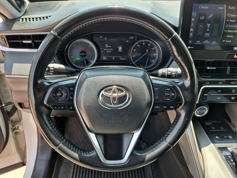 Used 2021 Toyota Venza XLE w/ Softex Package AWD/4WD image 16