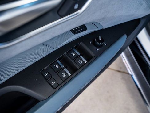 Used 2024 Audi e-tron GT Prestige image 31