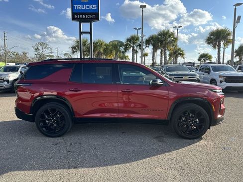Used 2025 Chevrolet Traverse RS image 17