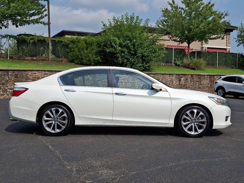 Used 2015 Honda Accord Sport image 7