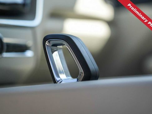 Used 2023 Volvo XC60 T8 Plus w/ Climate Package AWD/4WD image 18