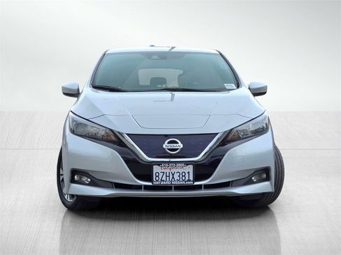 Used 2022 Nissan Leaf SV image 2