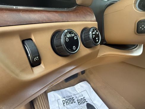Used 2016 Cadillac Escalade ESV Platinum image 29