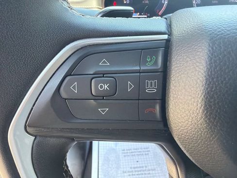Used 2024 Jeep Grand Cherokee L Laredo RWD image 13