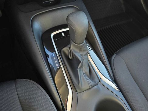 Used 2025 Toyota Corolla LE image 25