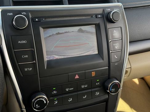 Used 2016 Toyota Camry LE FWD image 18
