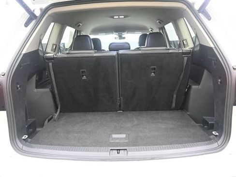 Used 2024 Volkswagen Atlas SE AWD/4WD image 32