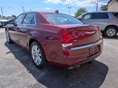 Used 2020 Chrysler 300 Touring AWD/4WD image 3