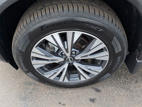 Used 2022 Nissan Rogue SV w/ SV Premium Package image 18