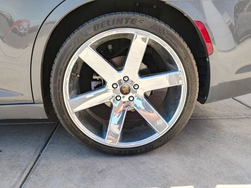 Used 2019 Chrysler 300 Limited w/ Safetytec Plus Group RWD image 12