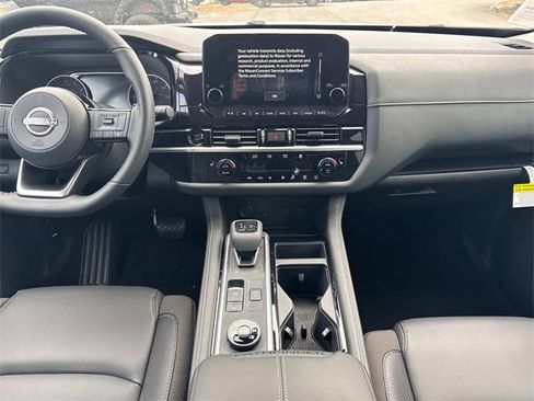 New 2025 Nissan Pathfinder SL image 22