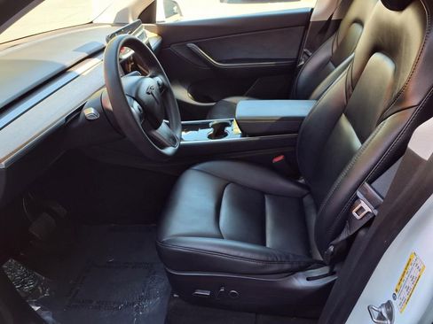 Used 2021 Tesla Model Y Long Range AWD/4WD image 14